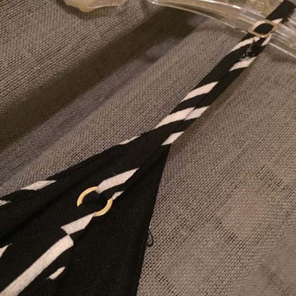 L~ *Jumper* Blk&Wht Striped w/ Adjustable Straps - Picture 5 of 12